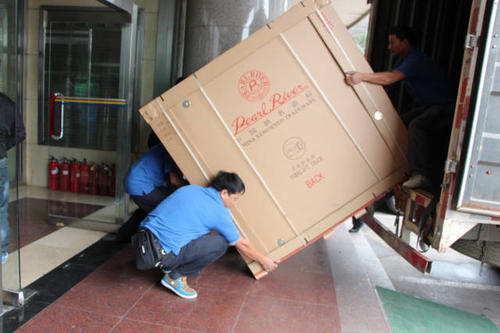 平山钢琴贵重工艺品无忧运